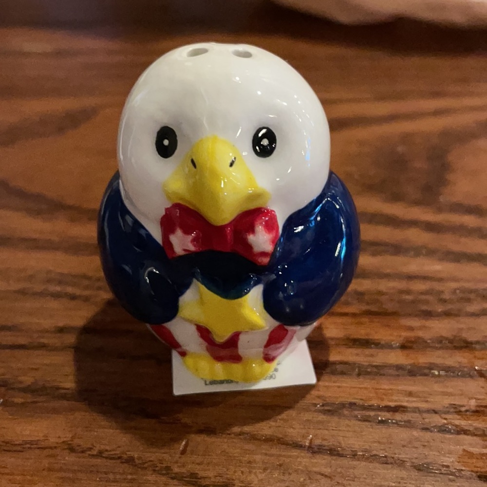 Patriotic mini salt & pepper shaker Eagle set - Picture 3 of 6